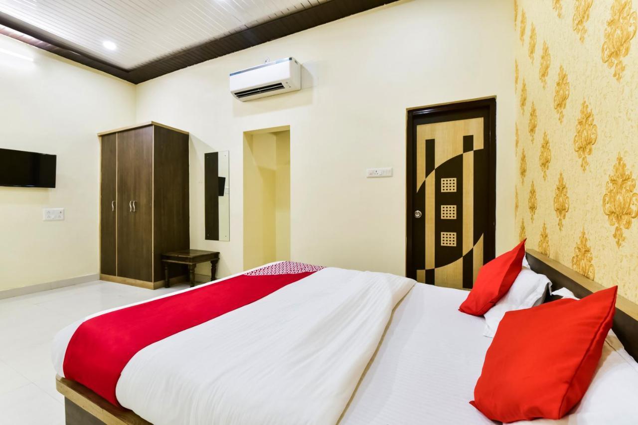 Hotel Oyo 74877 Empire
