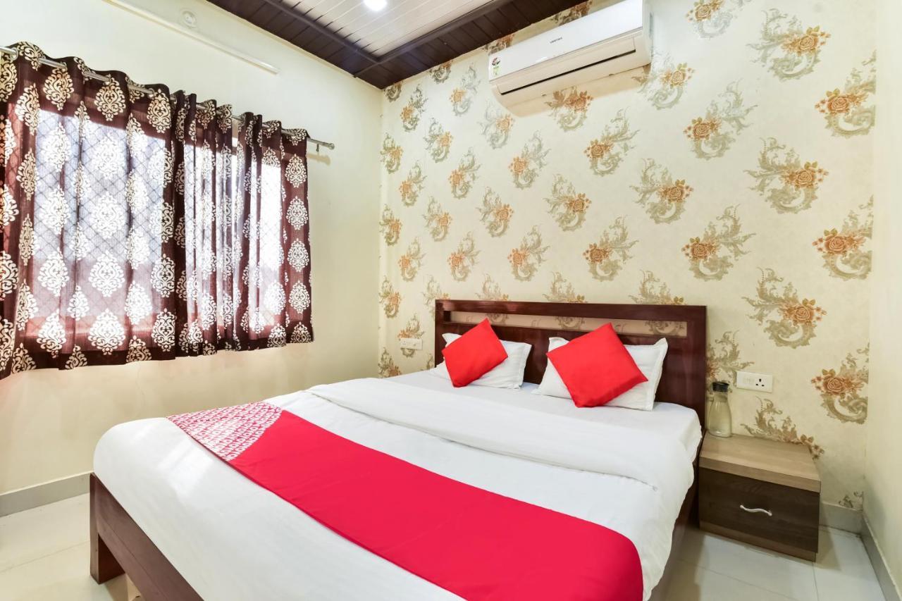 Oyo 74877 Empire Hotel 3*