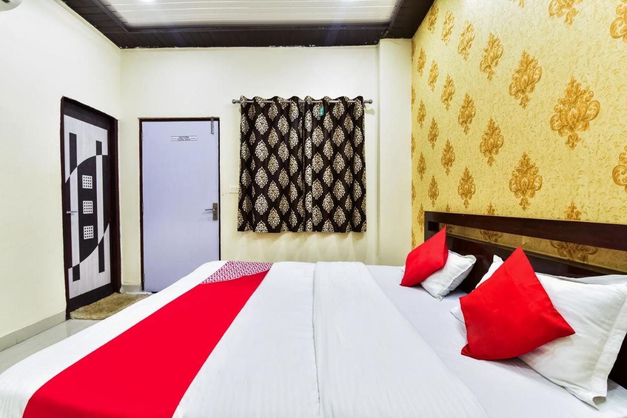 Oyo 74877 Empire Hotel 3*