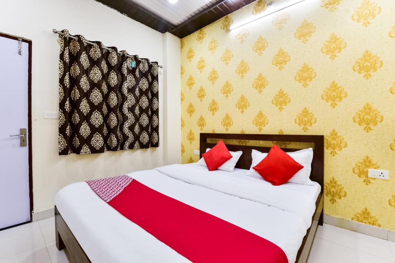 Hotel Oyo 74877 Empire